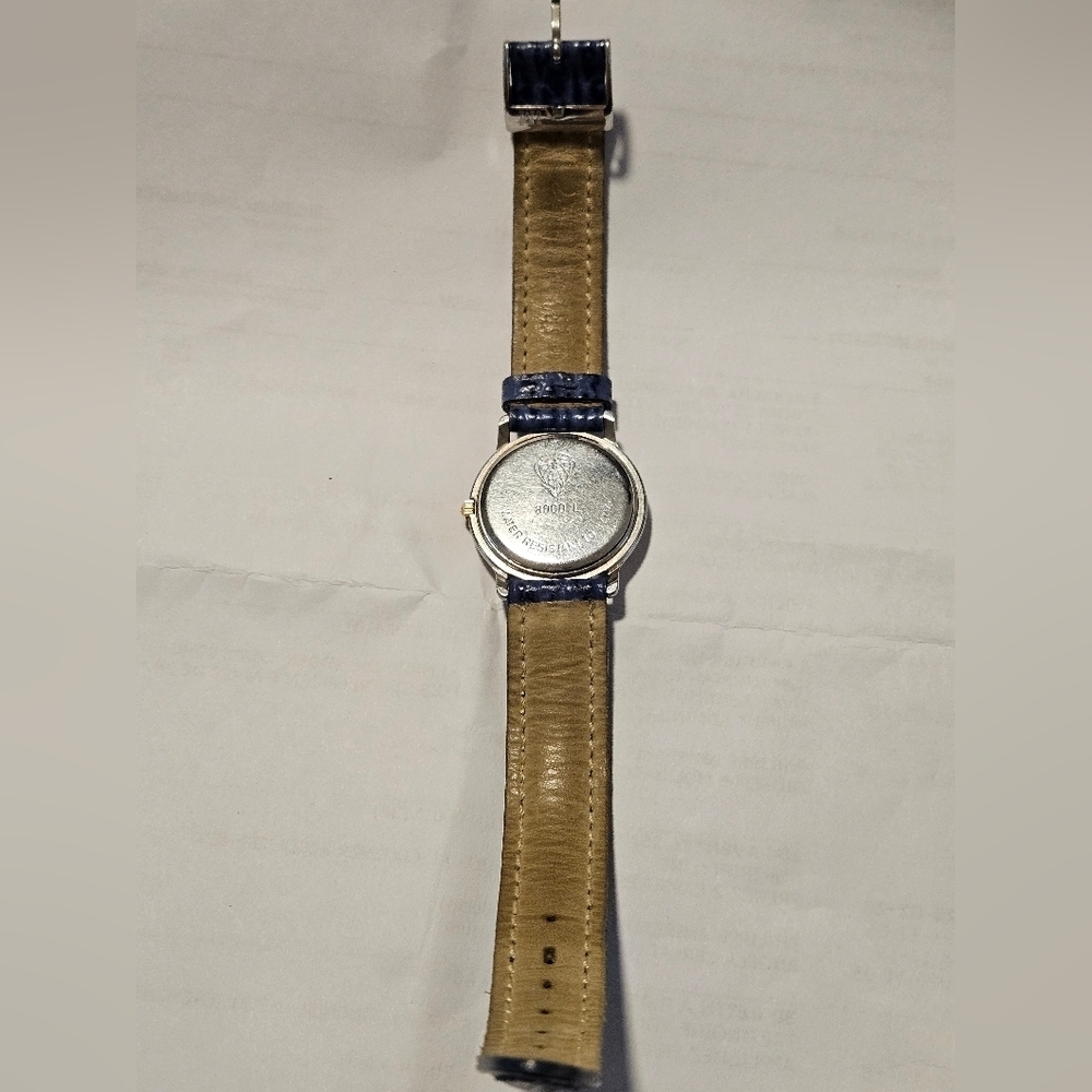 Similar Items Sponsored See all   Vintage Gucci 13mm Black Crocodile Leather Wat - Picture 4 of 6